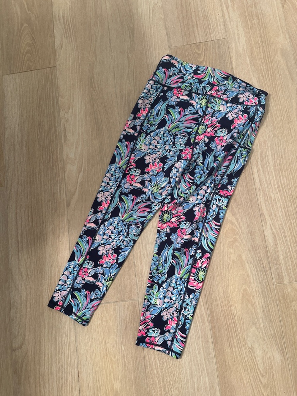 Lilly Pulitzer Navy Floral Crop Leggings - Picture 3 of 4